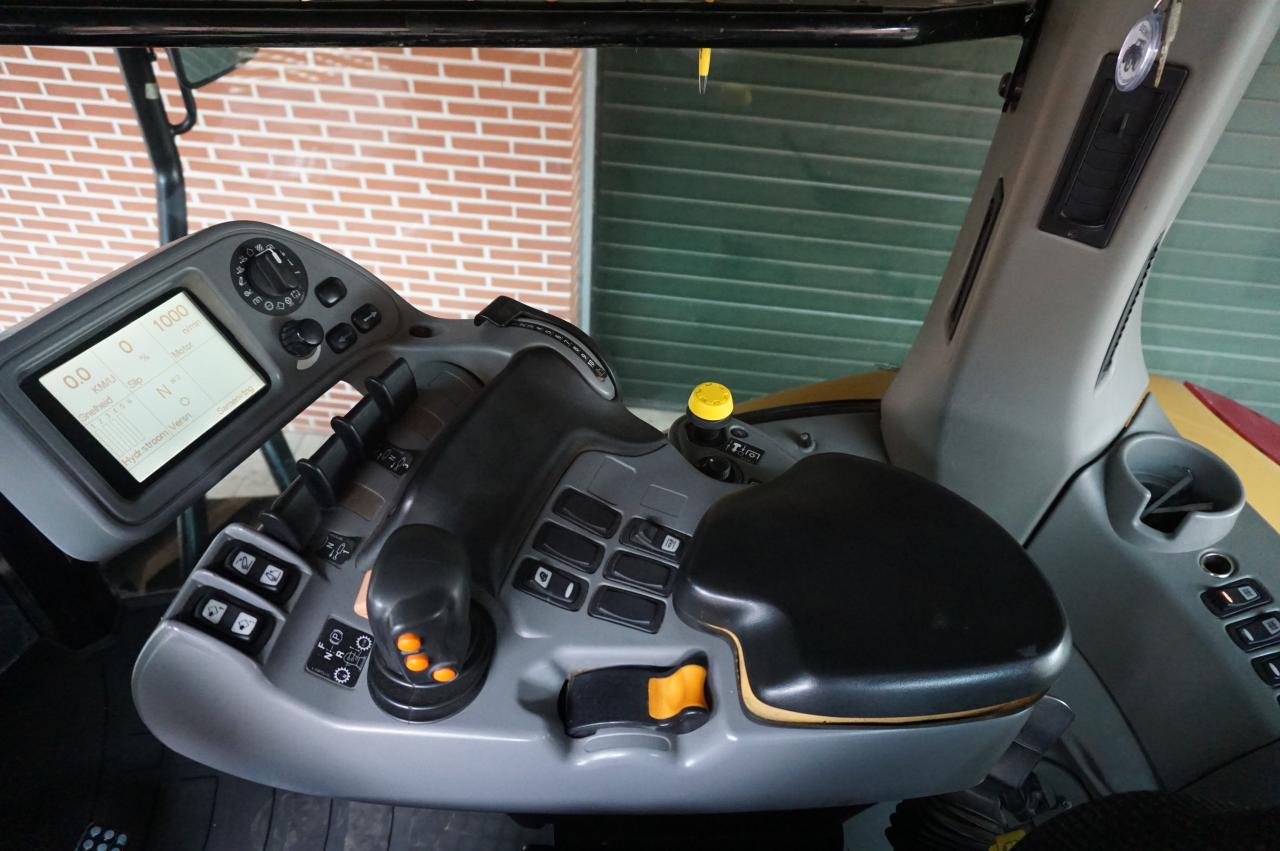 Challenger MT 765 B Rear