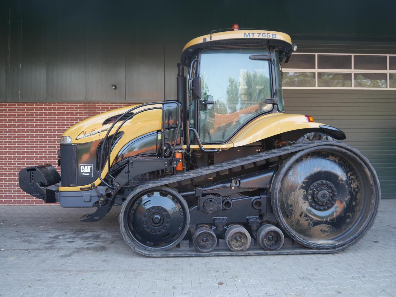 Challenger MT 765 B Right