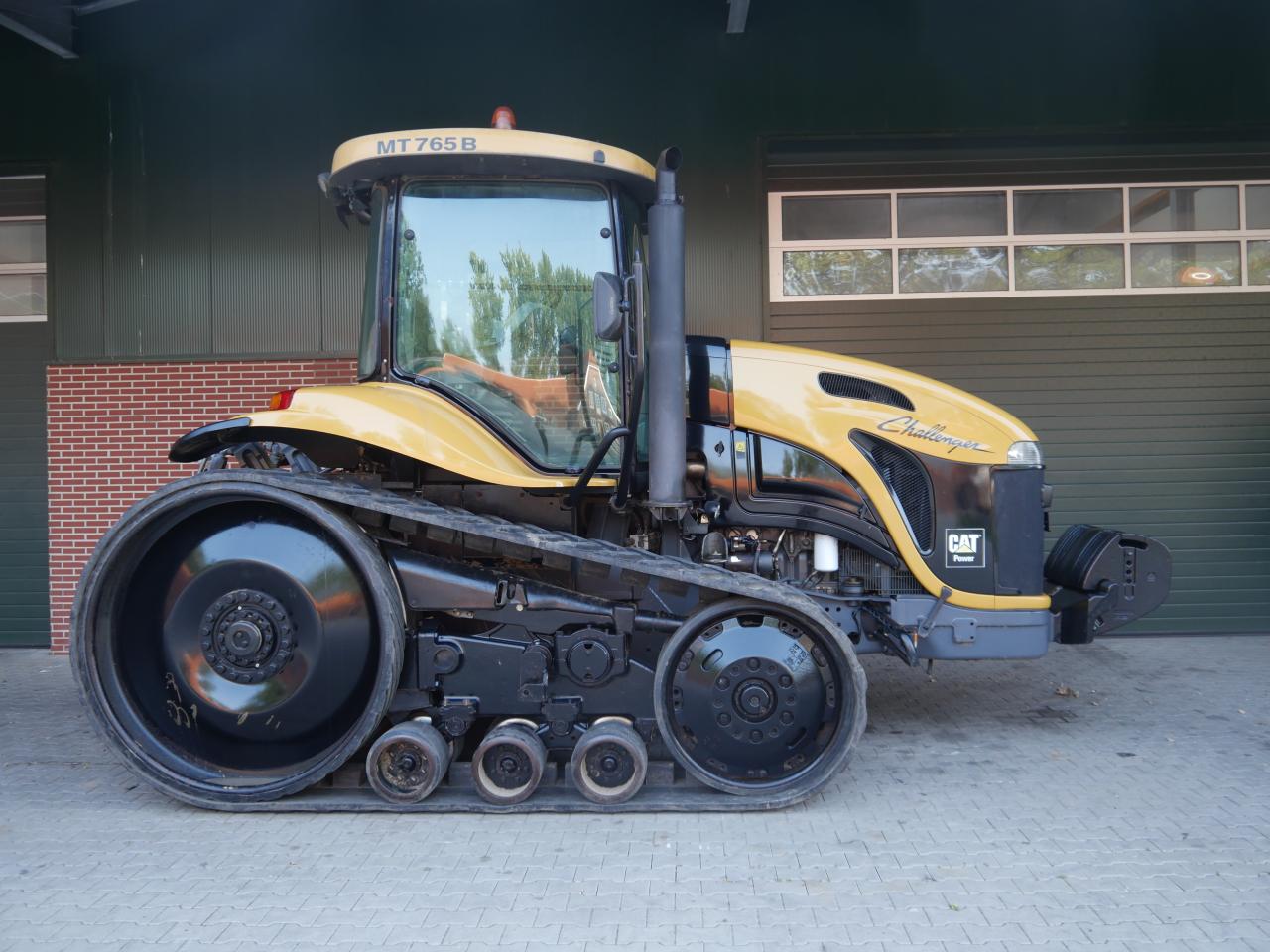 Challenger MT 765 B Left