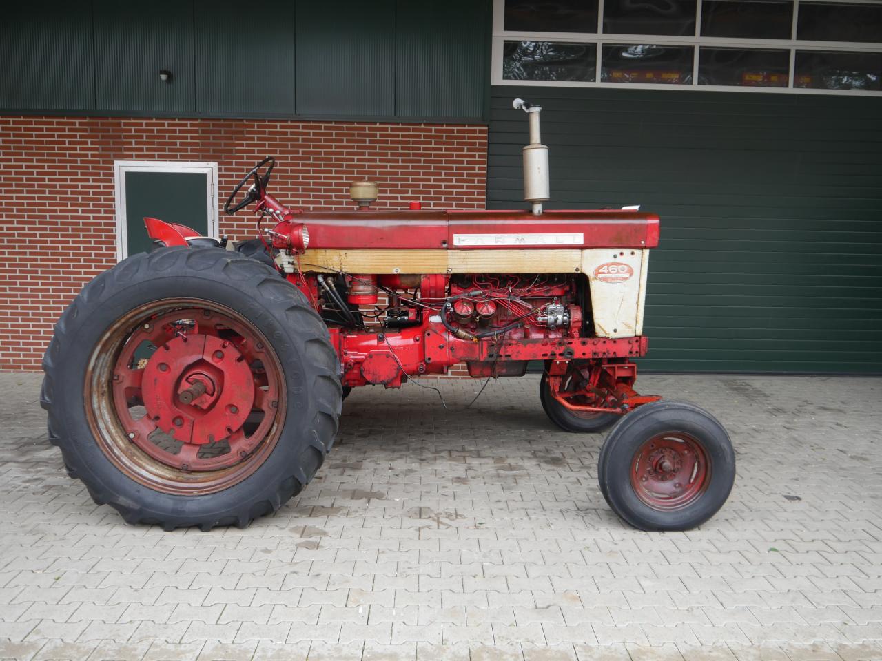 Case IHC Farmall 460 Left