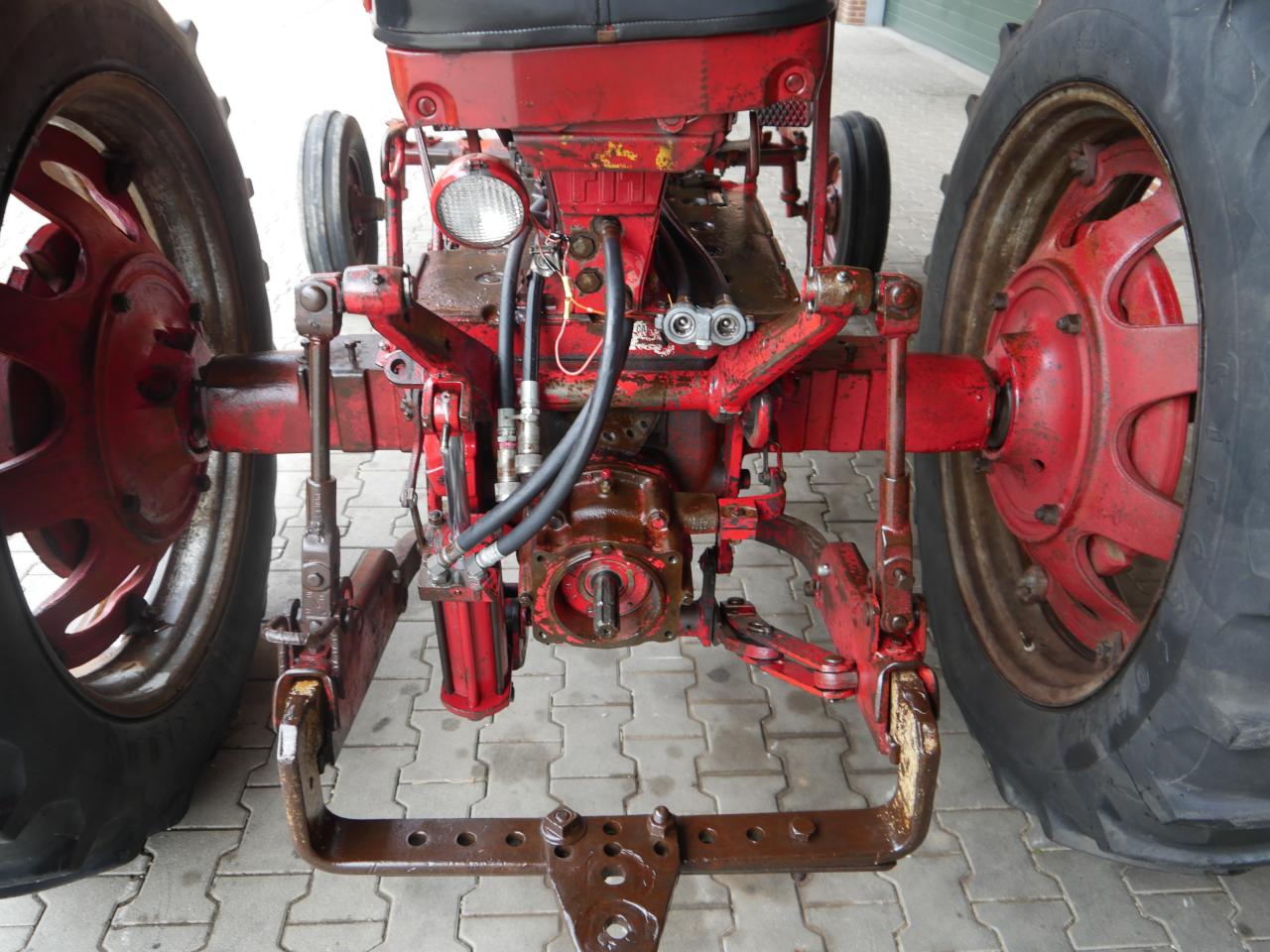Case IHC Farmall 460 Aerial