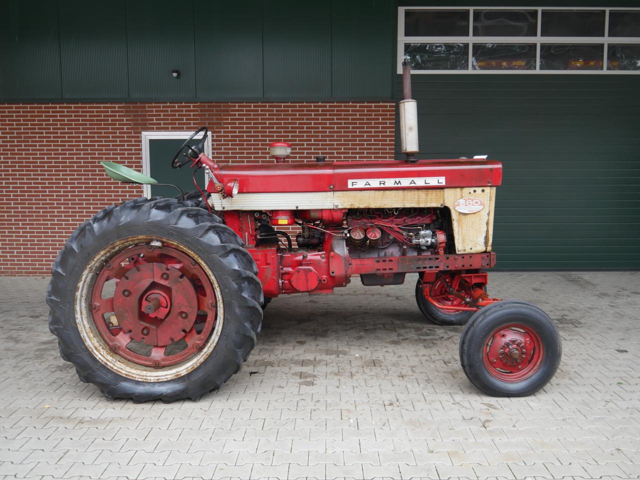 Case IHC Farmall 560 Left
