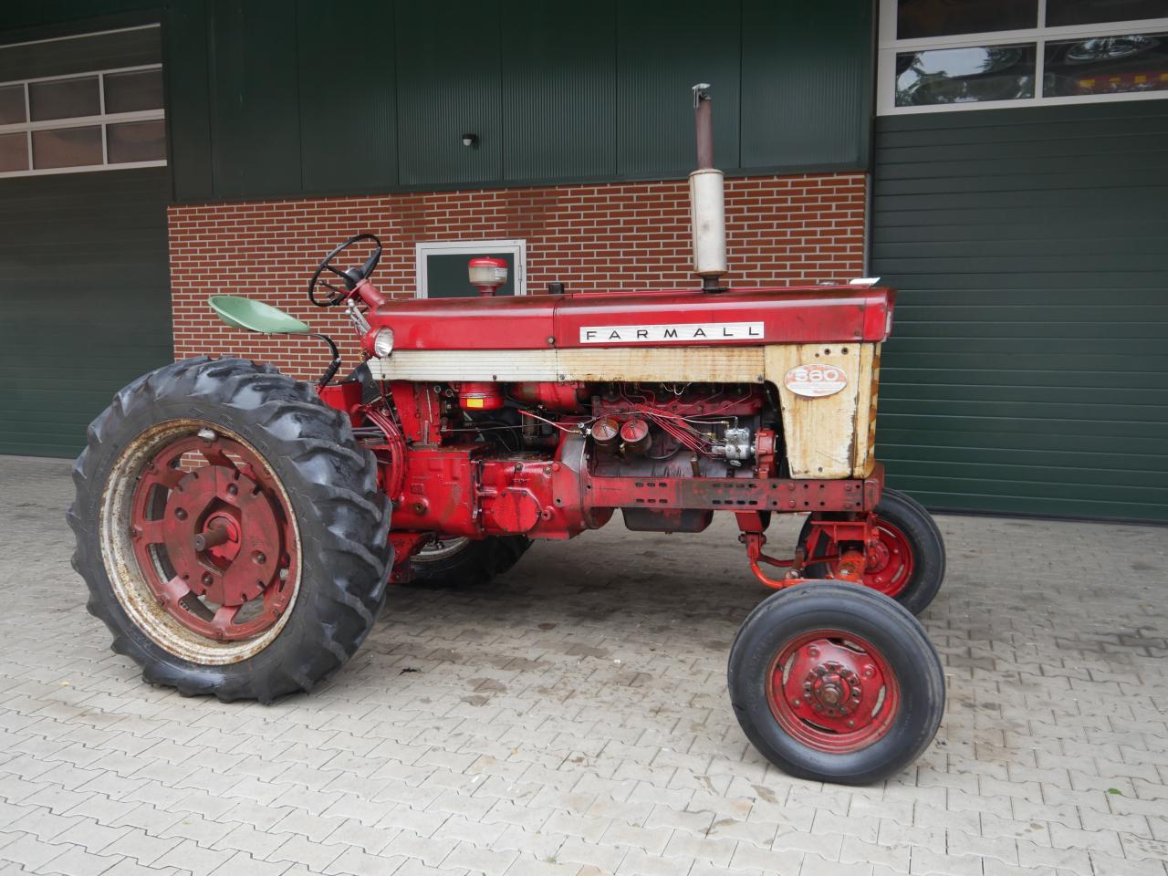 Case IHC Farmall 560