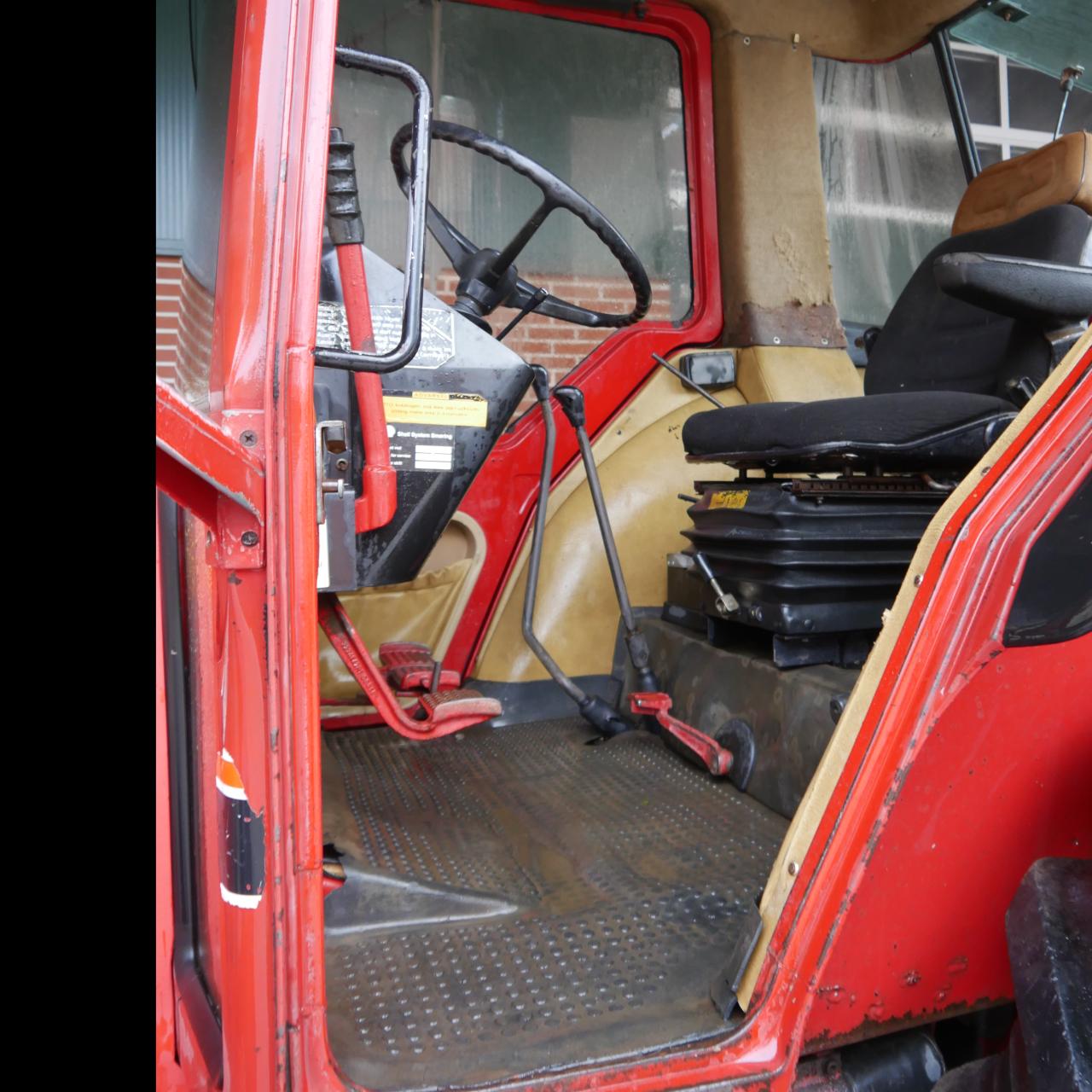 Case IHC 1255 XL nur 7100 Std. Front