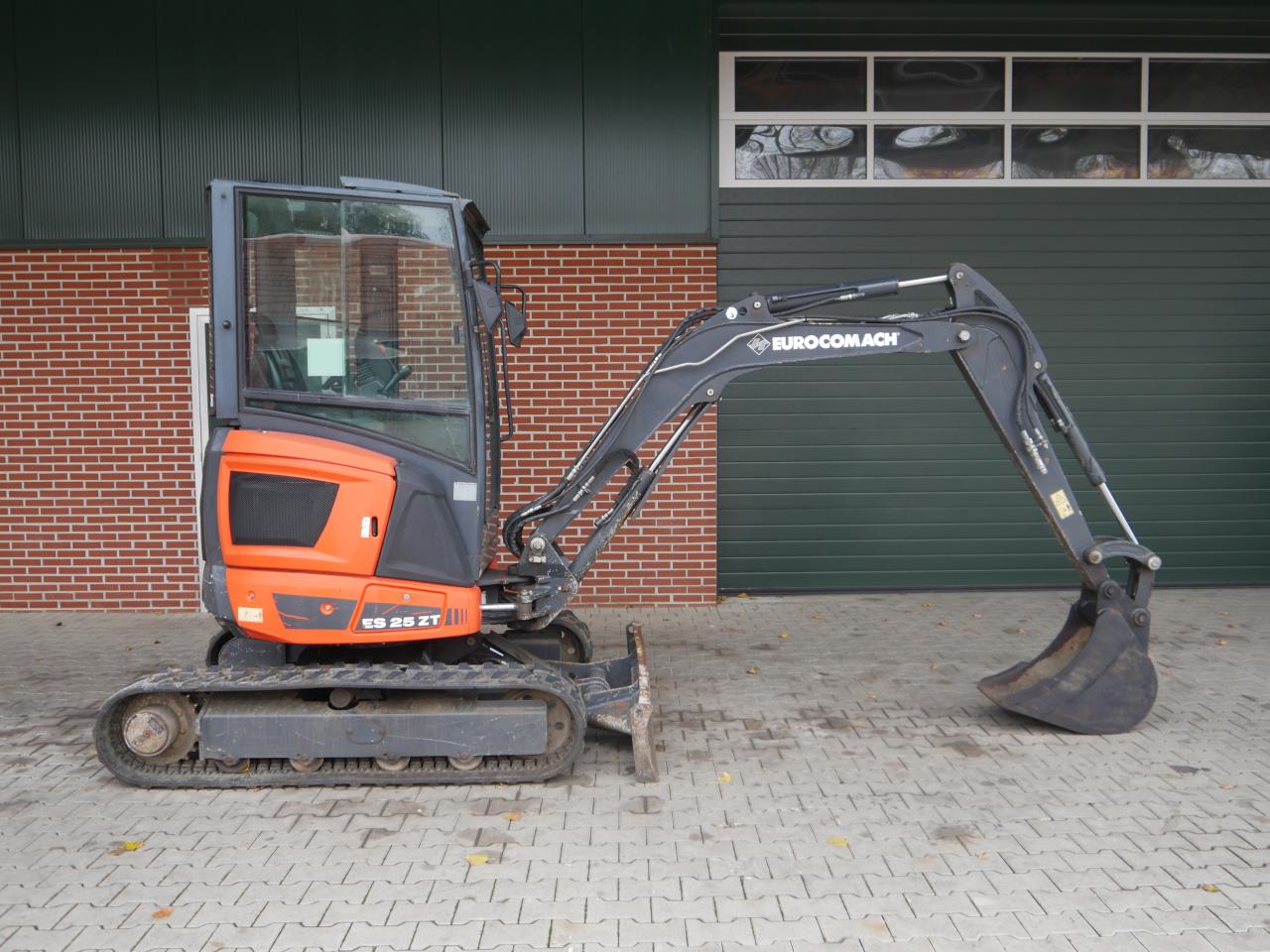 Case Eurocomach ES25ZT Left