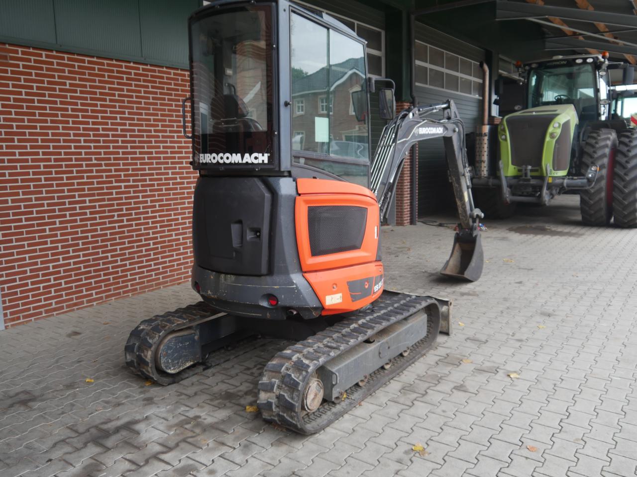 Case Eurocomach ES25ZT Above