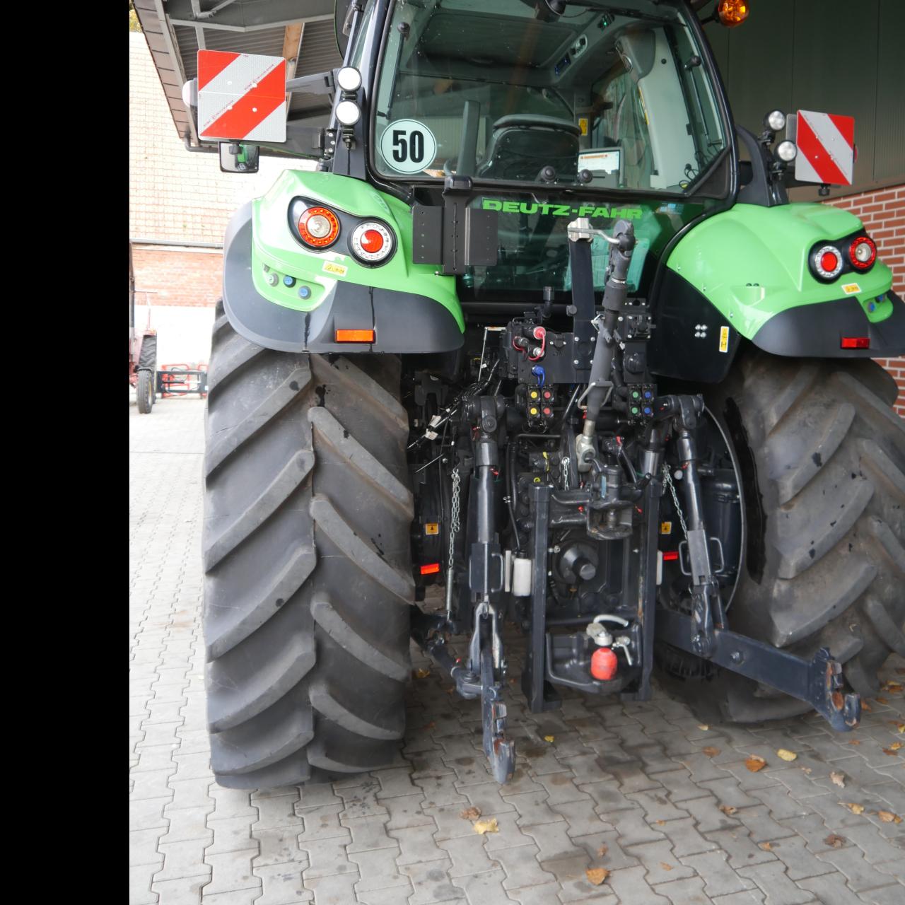Deutz-Fahr Agrotron 6190 TTV Inside