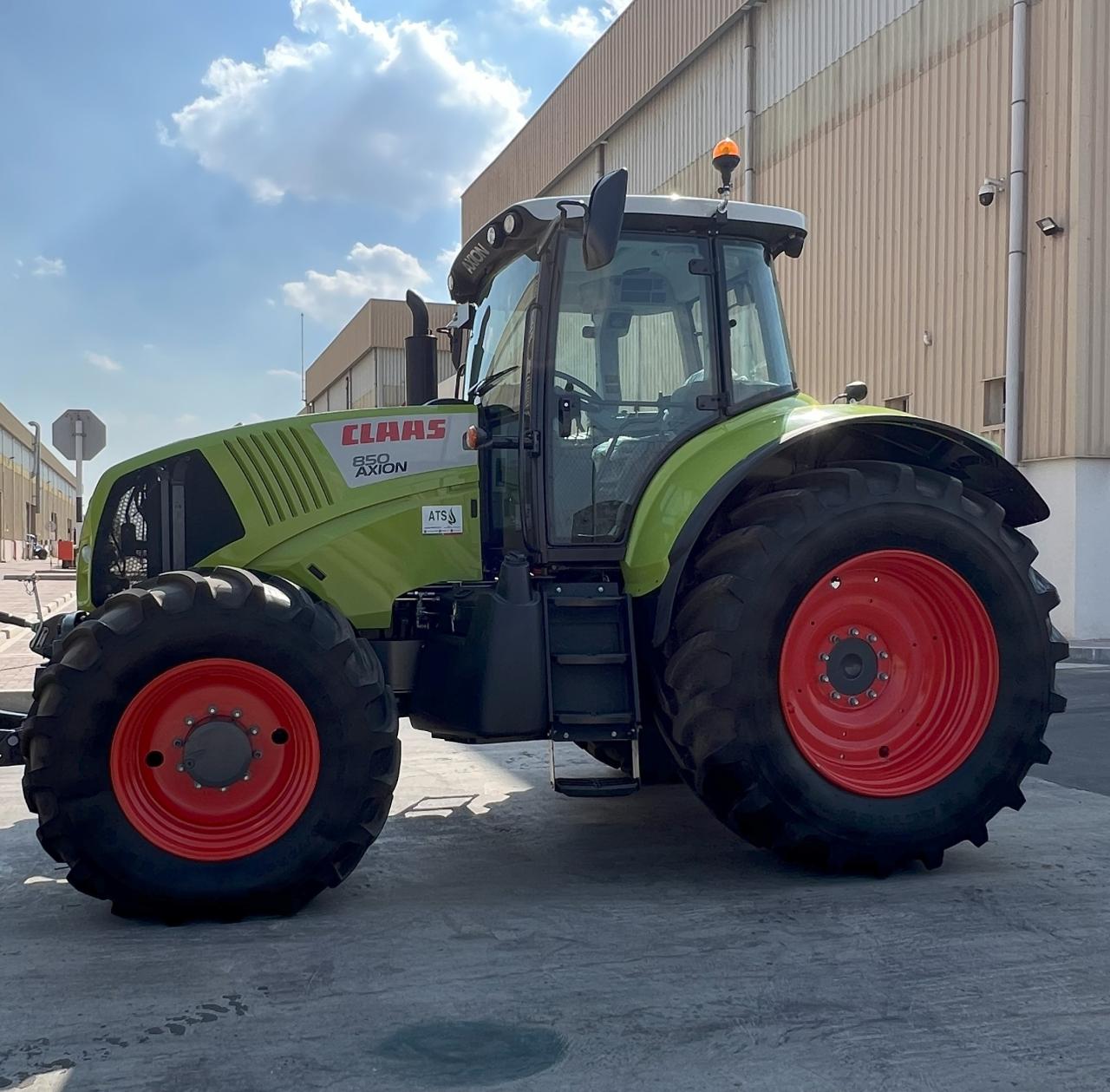 CLAAS AXION 850