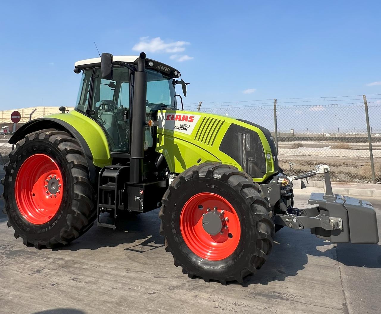 CLAAS AXION 850