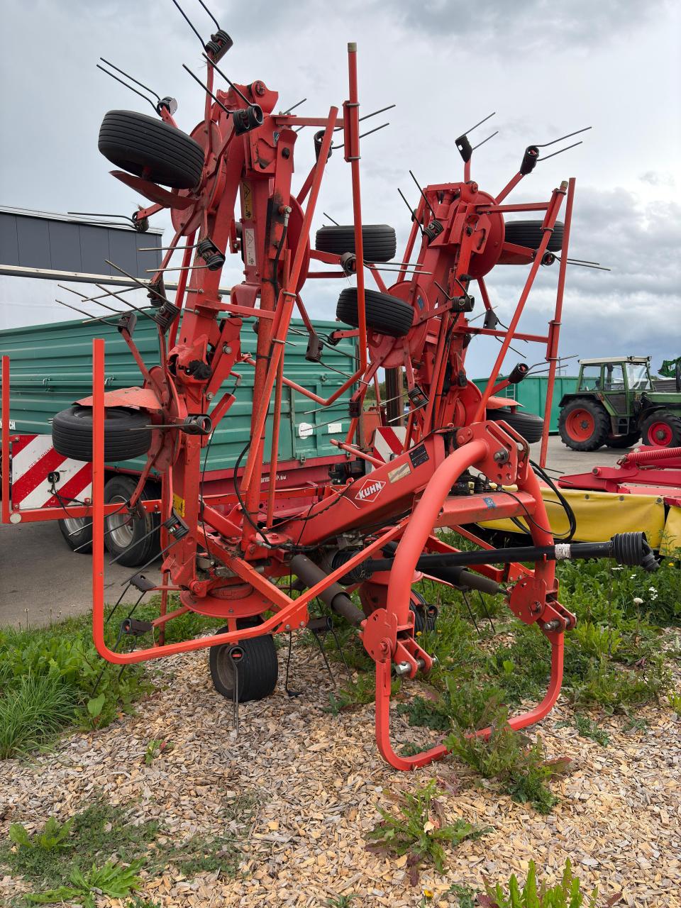 Kuhn GF 8702