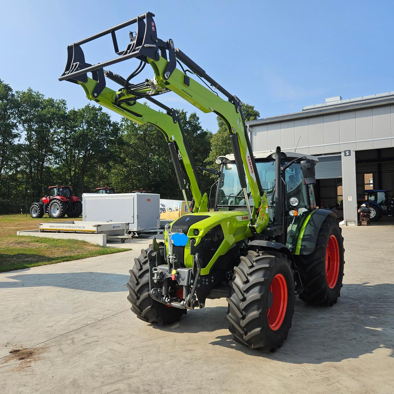CLAAS Axos 240