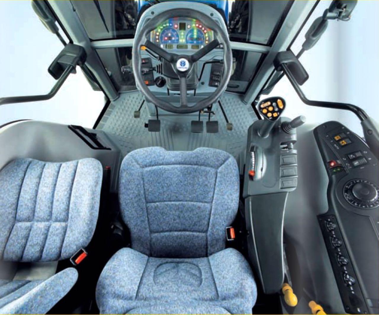 New Holland T 7530 (467) Inside