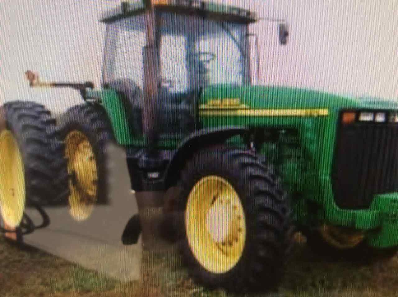 John Deere 8110